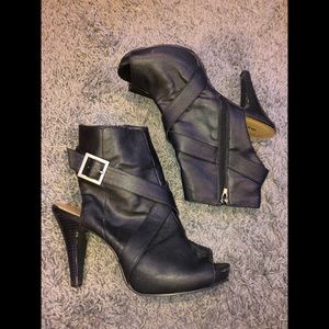 Steve Madden black open toed booties with heel